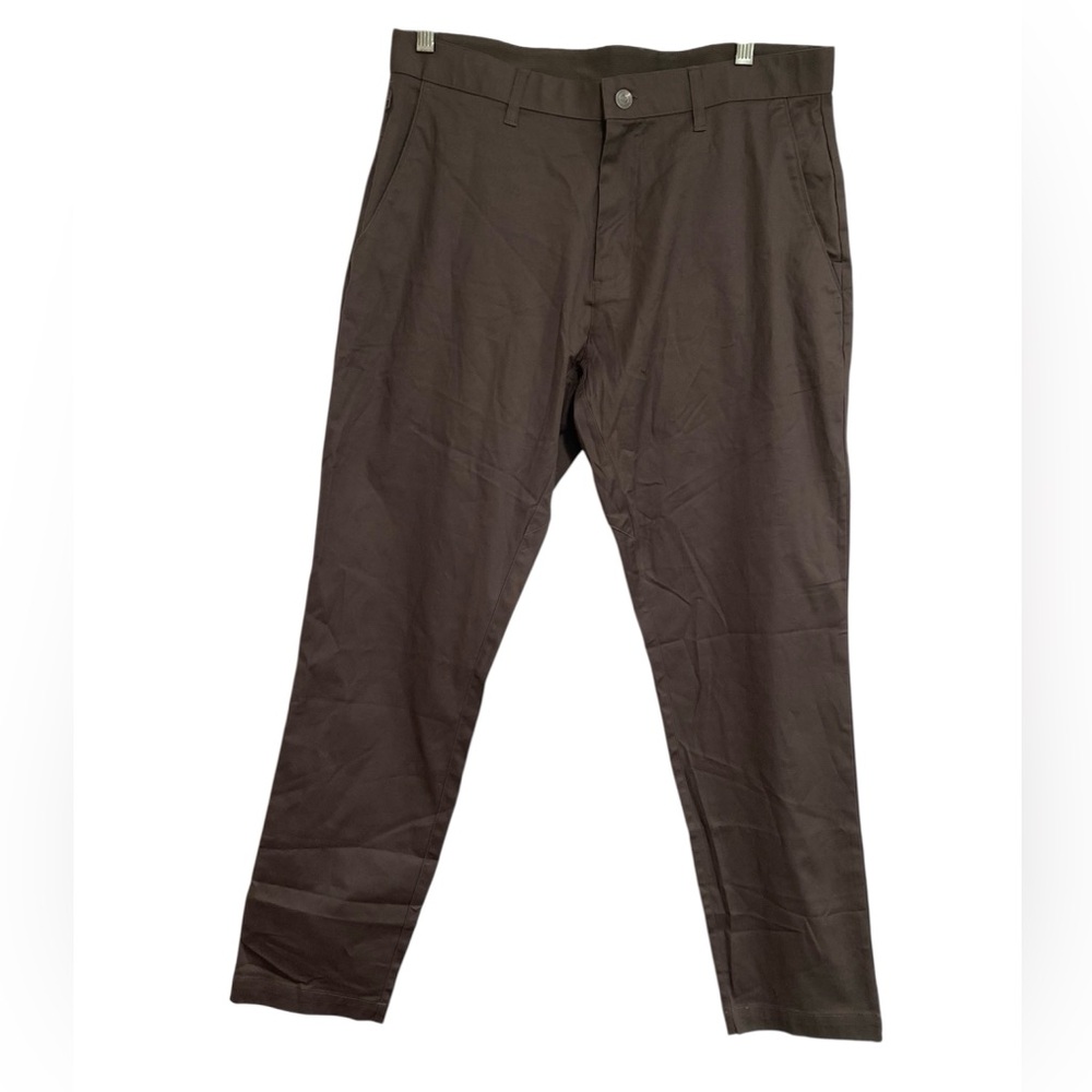 Fabletics men’s High Side Chino slim fit NWT